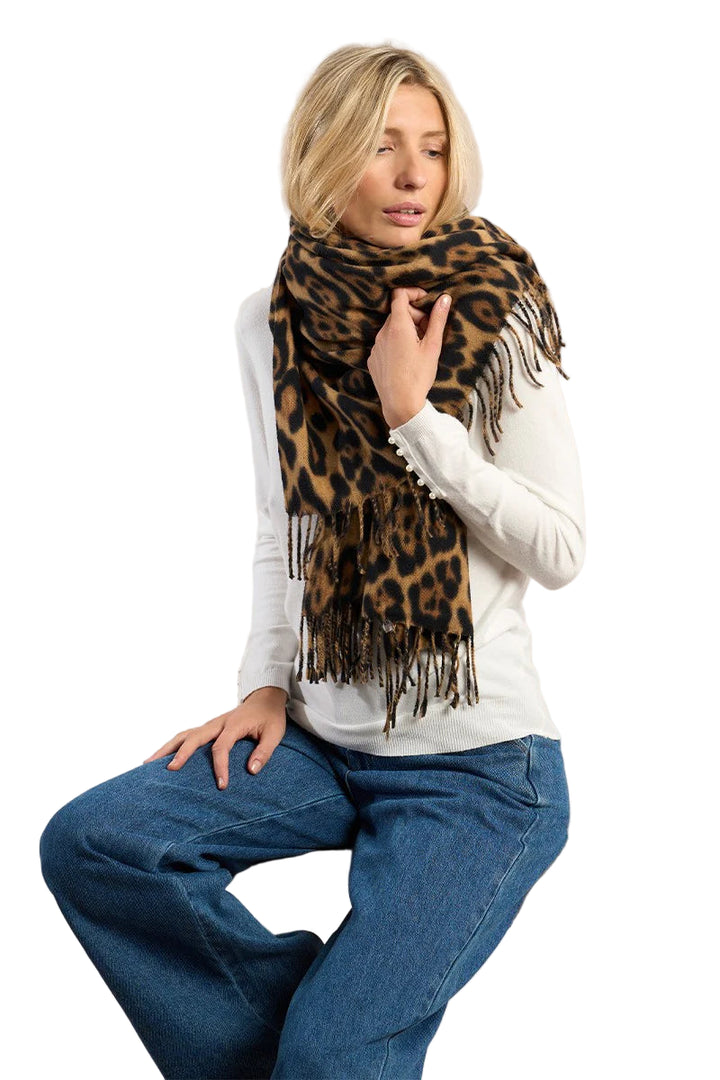 Molly Bracken KNITTED SCARF